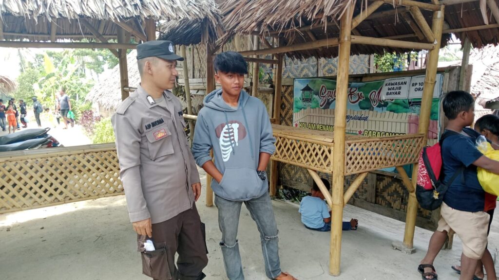 Polsek Cikedal Ciptakan Situasi Kamtibmas Aman dan Nyaman di Wisata Kolam Renang Saung Bu'nde 6 WhatsApp Image 2023 12 23 at 18.10.32