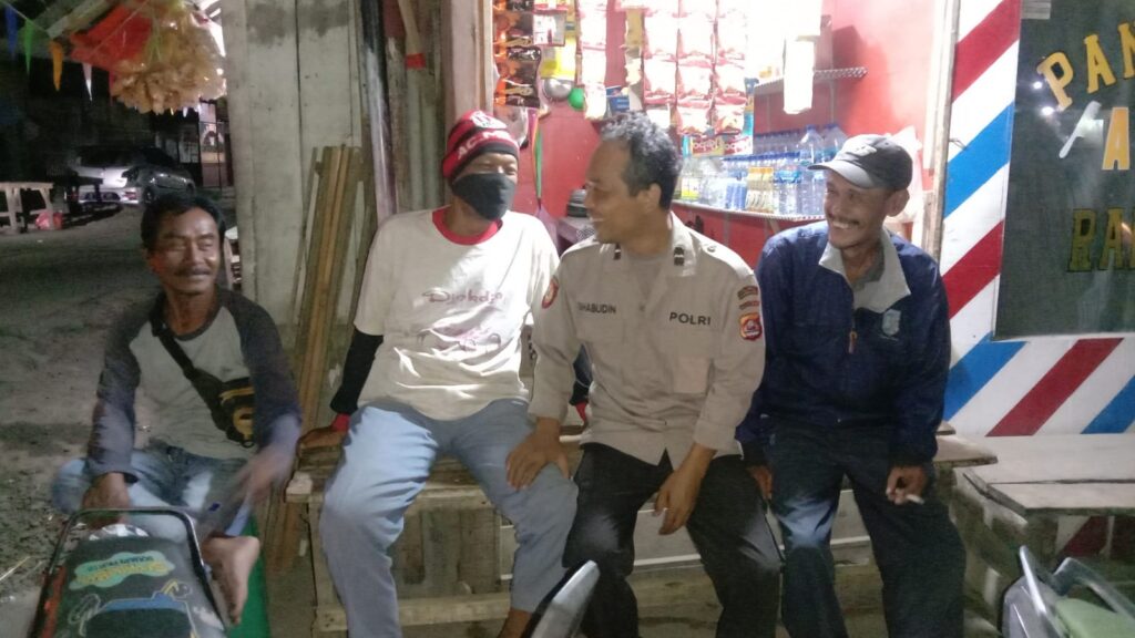 Patroli Malam Polsek Labuan: Antisipasi Kejahatan dan Himbauan Kepada Masyarakat 8 WhatsApp Image 2023 12 26 at 09.06.05