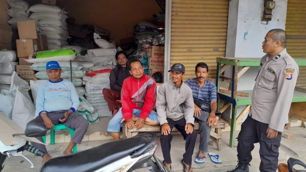Polsek Menes Terus Lakukan Kegiatan KRYD (Kegiatan Rutin Yang Ditingkatkan) dengan Patroli Dialogis 4 WhatsApp Image 2023 12 26 at 20.30.37
