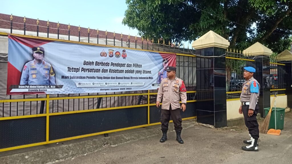 Polres Pandeglang Lakukan Patroli Lingkungan Mako 2 WhatsApp Image 2023 12 28 at 13.08.56