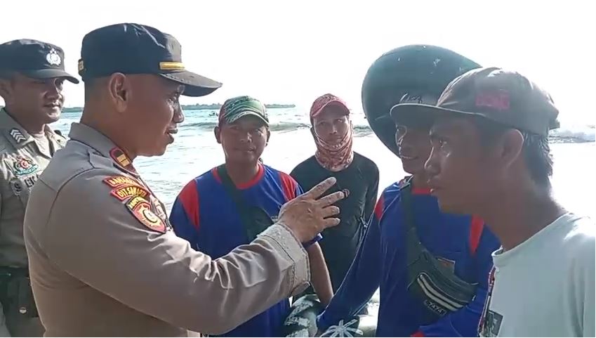 Imbauan Keselamatan Kapolsek Carita: Berhati-hati Saat Melaut di Musim Cuaca Kurang Baik 2 carita