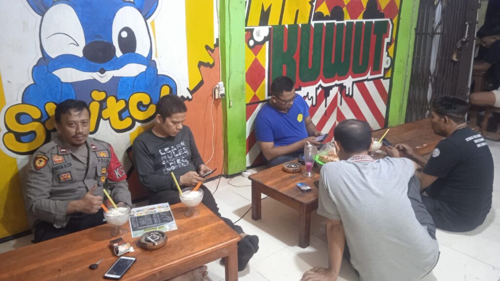 Personil Polsek Munjul Polres Pandeglang Laksanakan Patroli Dialogis untuk Menjaga Kamtibmas 9 WhatsApp Image 2024 04 04 at 04.24.54