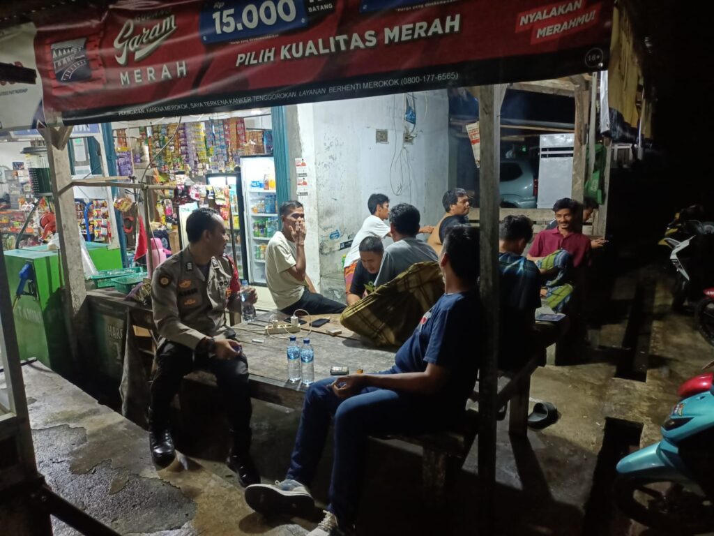Polsek Cikeusik Menggelar Patroli Kegiatan Rutin yang Ditingkatkan untuk Menjaga Keamanan dan Ketertiban Wilayah 10 WhatsApp Image 2024 04 04 at 04.26.15
