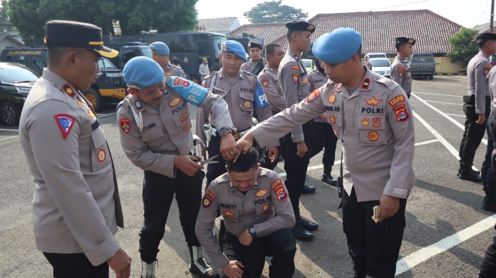 Polres Pandeglang Gelar Pengecekan Sikap Tampang dan Kelengkapan Surat-Surat Personil 5 WhatsApp Image 2024 04 05 at 9.10.57 AM