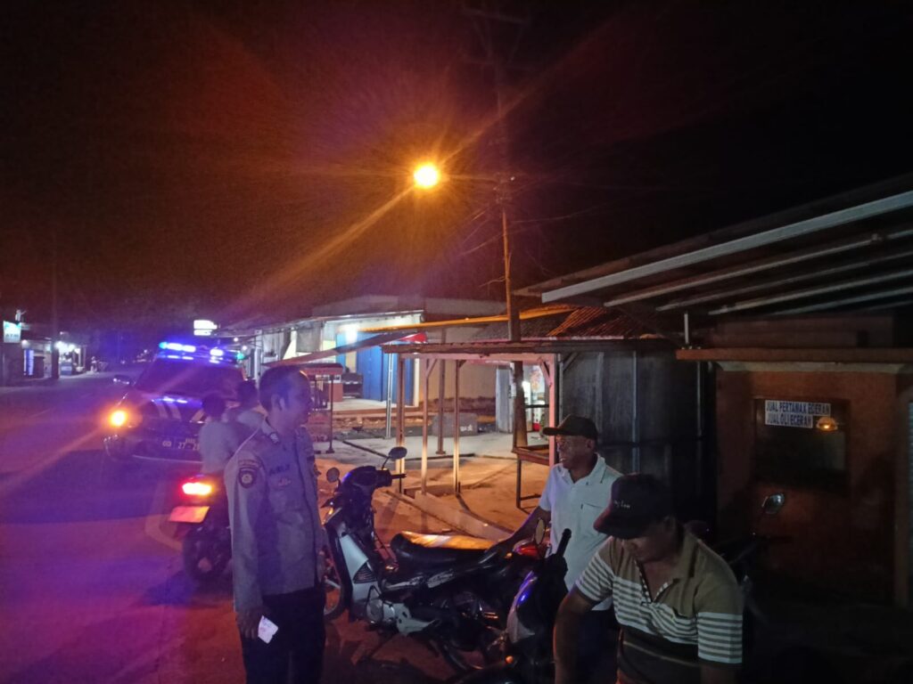 Polsek Bojong Polres Pandeglang Gelar Patroli Malam untuk Antisipasi Tindak Pidana 3C 3 WhatsApp Image 2024 04 06 at 07.27.30