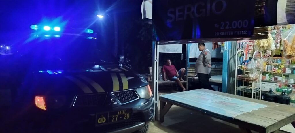 Polsek Bojong Polres Pandeglang Gelar Patroli Malam dan Berikan Pesan Kamtibmas di Desa Binaan selama Perayaan Lebaran Idul Fitri 1445 H 9 WhatsApp Image 2024 04 11 at 10.15.17
