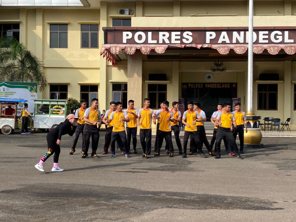 Polres Pandeglang Gelar Senam Bersama Pasca Bulan Ramadhan 7 WhatsApp Image 2024 04 19 at 09.17.03