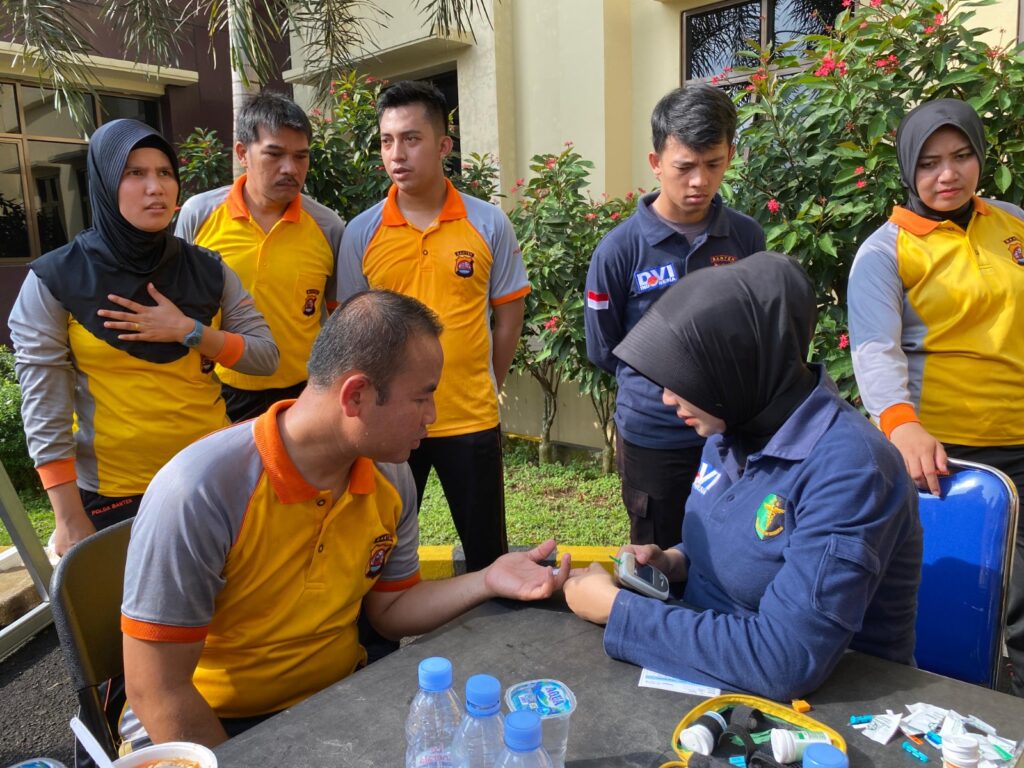 Sidokkes Polres Pandeglang Sediakan Pemeriksaan Kesehatan Gratis untuk Personel Polres 9 WhatsApp Image 2024 04 19 at 09.20.51