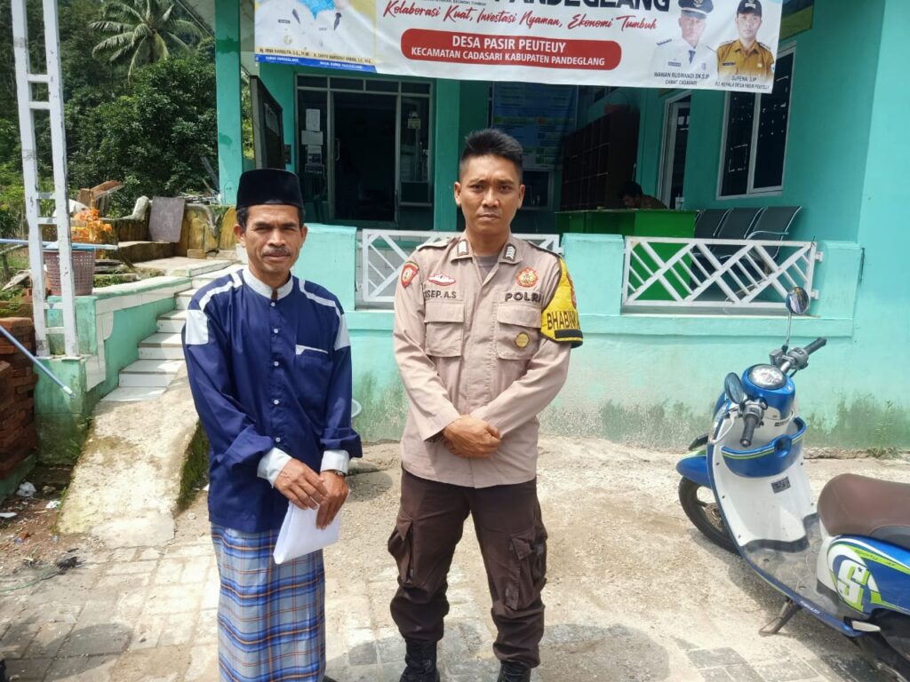 Bhabinkamtibmas Polsek Cadasari Aktif Sambangi Tokoh Masyarakat di Desa Binaan 3 WhatsApp Image 2024 04 23 at 10.06.46