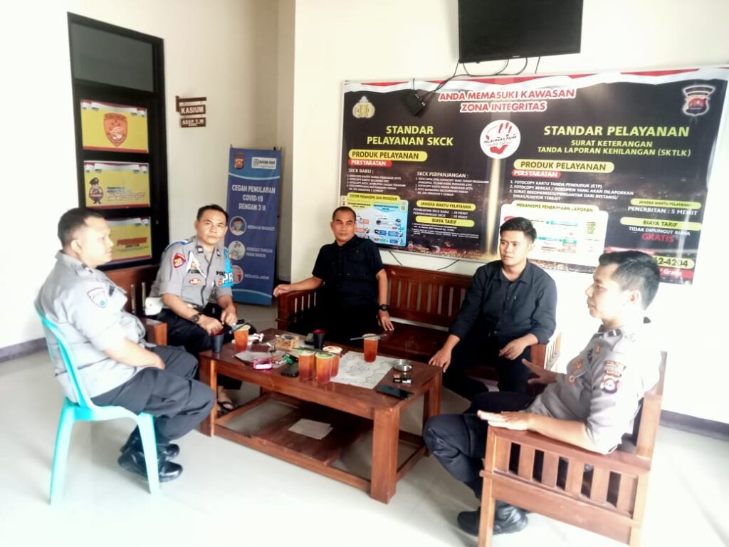 Kanit Propam Polda Banten kunjungi kantor Polsek Cadasari 4 WhatsApp Image 2024 04 23 at 10.13.59