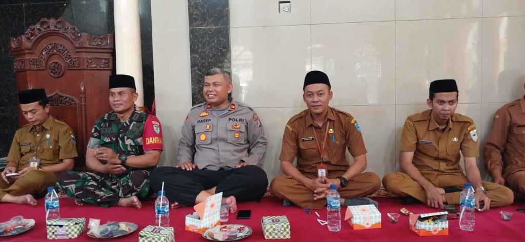 Polsek Pagelaran Gelar Pengajian Rutin dan Halal Bihalal di Masjid Jami Baitusyukur 5 WhatsApp Image 2024 04 29 at 18.40.11