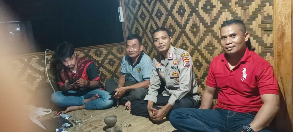 Polsek Pagelaran Polres Pandeglang Gelar Patroli Dialogis di Desa Binaan 8 WhatsApp Image 2024 04 30 at 07.03.46