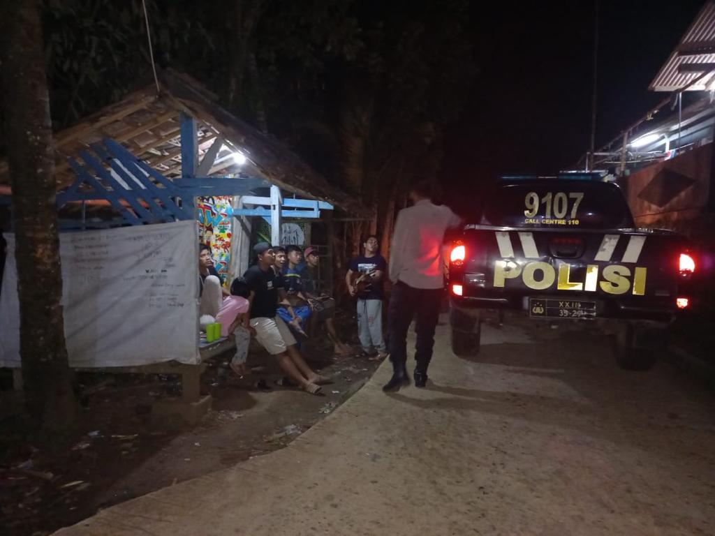 Polsek Cimanuk Terus Menjalin Kedekatan dengan Warga Sebagai Bhabinkamtibmas 7 WhatsApp Image 2024 05 02 at 19.42.56