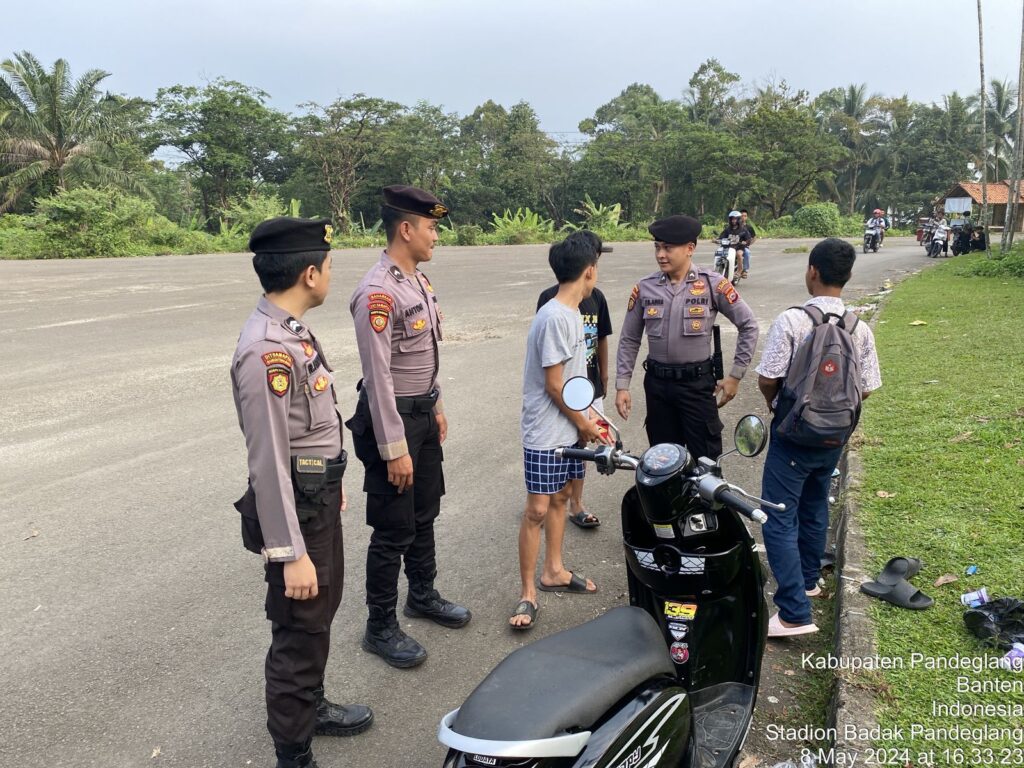 Polres Pandeglang Lakukan Patroli Sat Samapta untuk Cegah Kejahatan dan Balap Liar 2 WhatsApp Image 2024 05 08 at 18.41.32