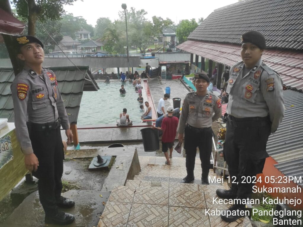 Patroli Sat Samapta Polres Pandeglang Antisipasi Guantibmas di Lokasi Wisata Cisolong 9 WhatsApp Image 2024 05 12 at 18.55.21