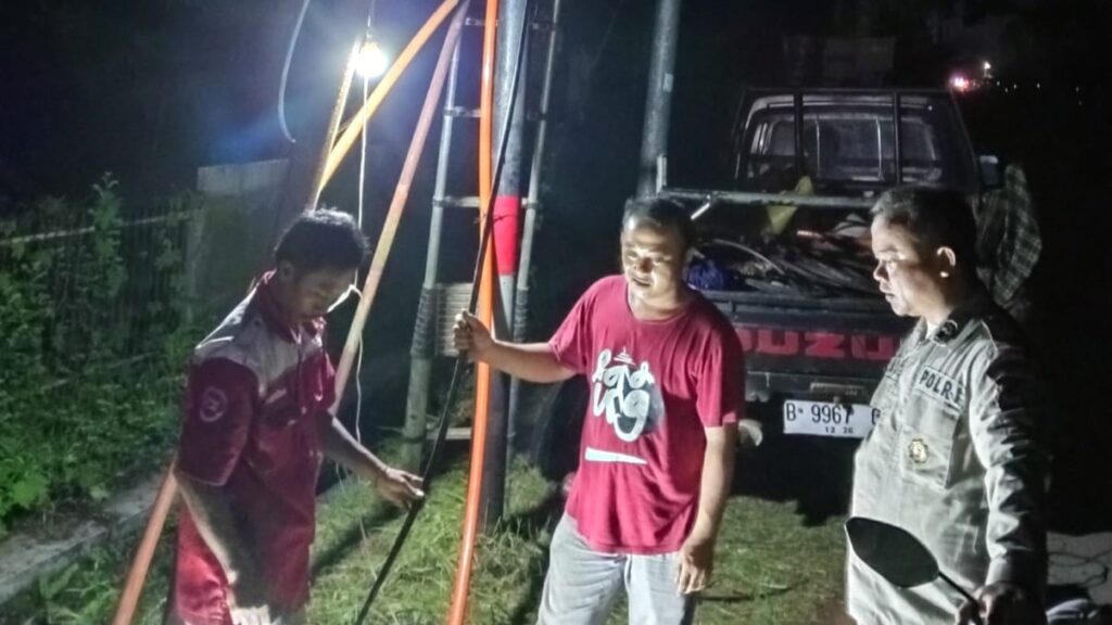 Polsek Pagelaran Lakukan Patroli untuk Cegah Tindak Kriminalitas di Perkampungan dan Pertokoan 5 WhatsApp Image 2024 05 15 at 06.41.39