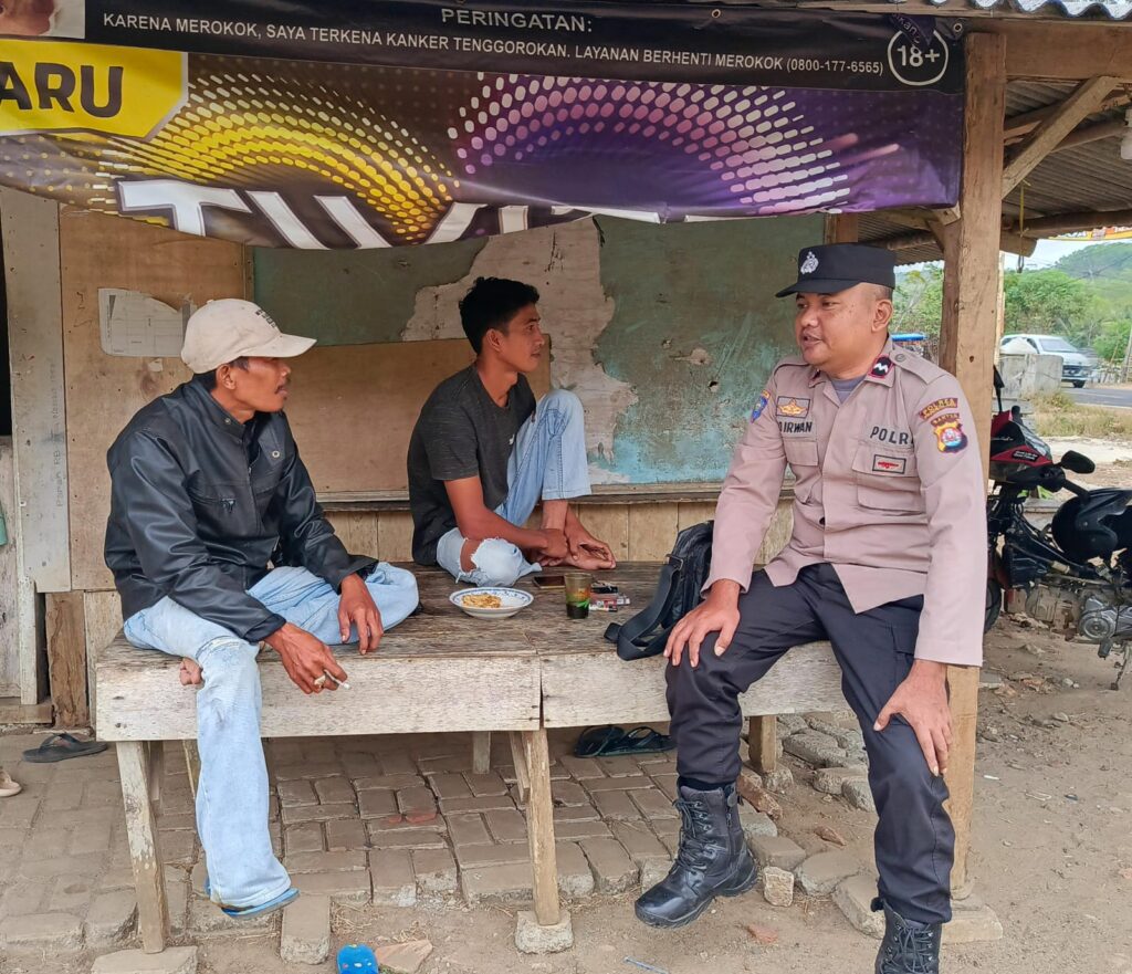 Anggota Polsek Cibaliung Laksanakan Sambang kepada Warga Binaan 1 WhatsApp Image 2024 05 18 at 11.54.03