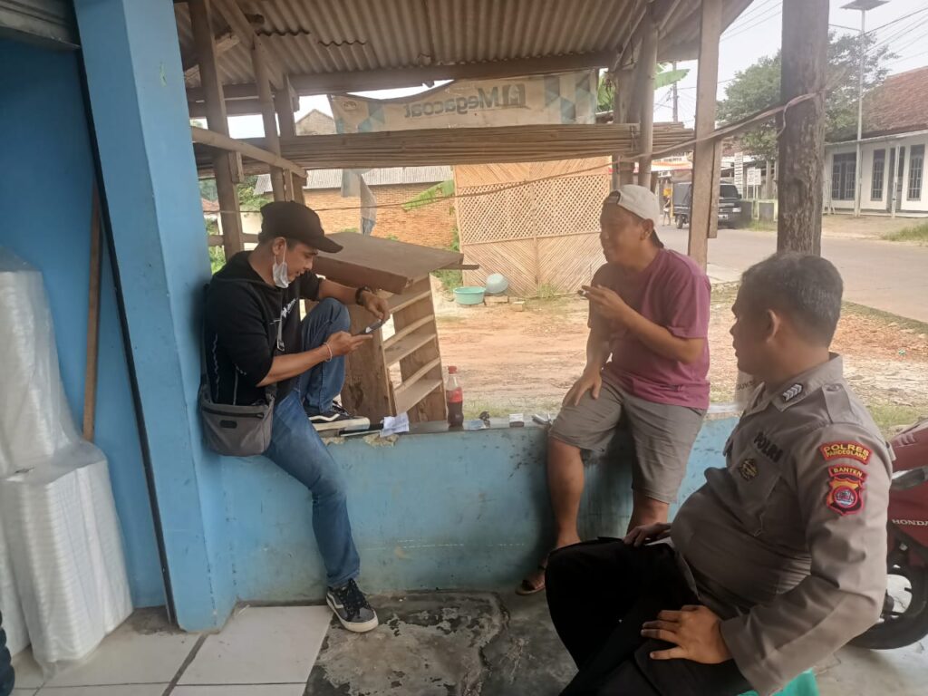 Bhabinkamtibmas Polsek Banjar Gelar Sambang DDS di Desa Banjar 6 WhatsApp Image 2024 05 20 at 09.12.17