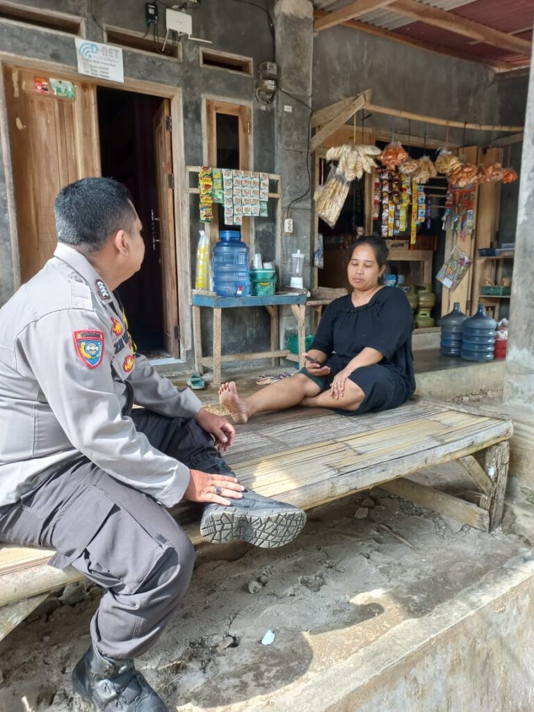 Bhabinkamtibmas Polsek Cimanuk Melaksanakan Sambang dan Silaturahmi dengan Warga Binaannya 9 WhatsApp Image 2024 05 20 at 21.09.17