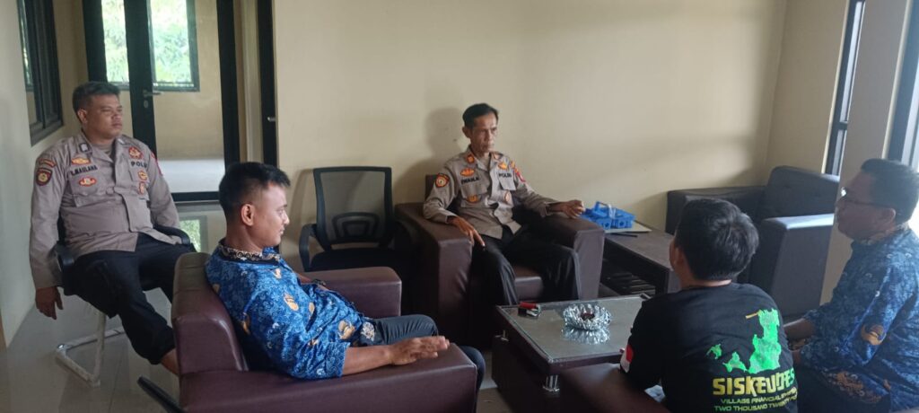 Kunjungan Kerja Pejabat Pembuat Komitmen (PPK) Kecamatan Munjul ke Polsek Munjul dalam Rangka Suksesnya Pilkada Tahun 2024 1 WhatsApp Image 2024 05 20 at 22.30.25