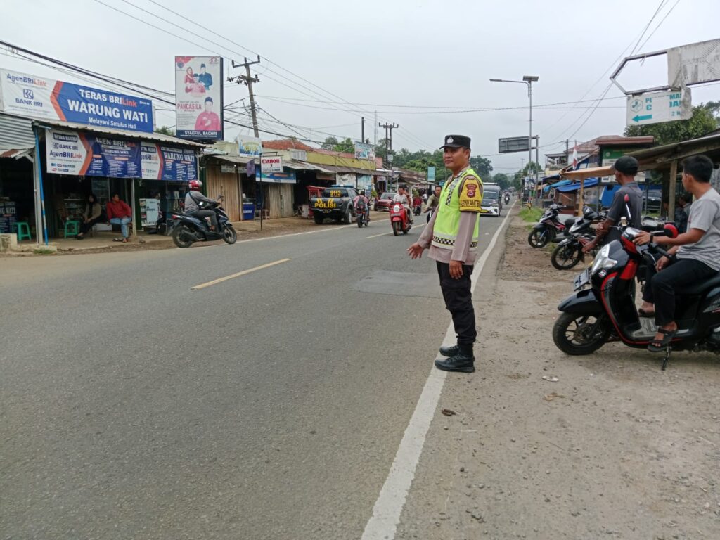Polsek Cikedal Gelar Kegiatan Strong Point di Beberapa Lokasi Strategis Kecamatan Cikedal 1 WhatsApp Image 2024 05 21 at 13.17.43