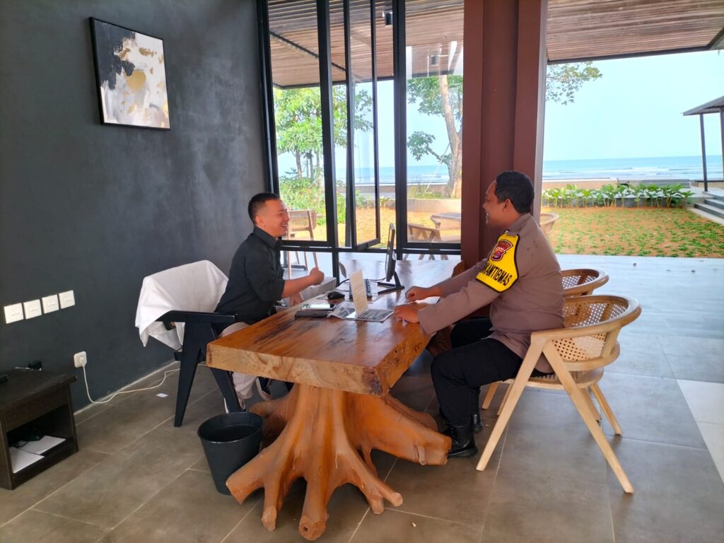 Bhabinkamtibmas Polsek Carita Tingkatkan Sinergi dengan Hotel di Kecamatan Carita 8 WhatsApp Image 2024 05 21 at 13.24.04