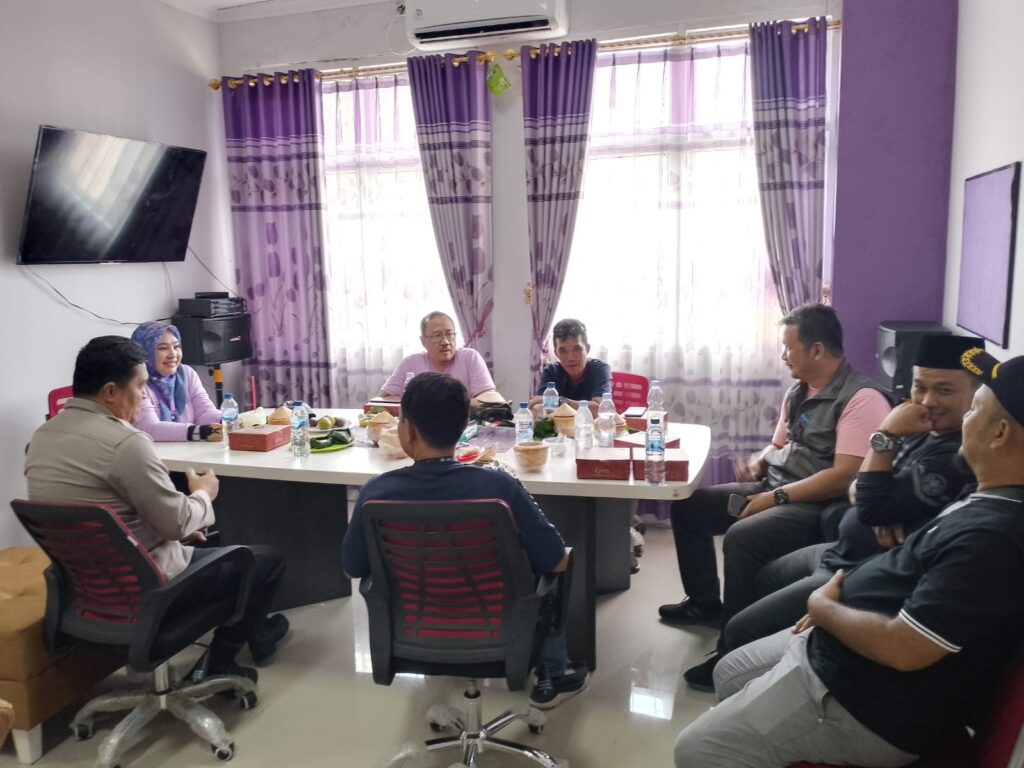 Kapolsek Cikedal Polres Pandeglang Hadiri Silaturahmi HUT RS Aulia Ke-4 2 WhatsApp Image 2024 05 21 at 13.34.03