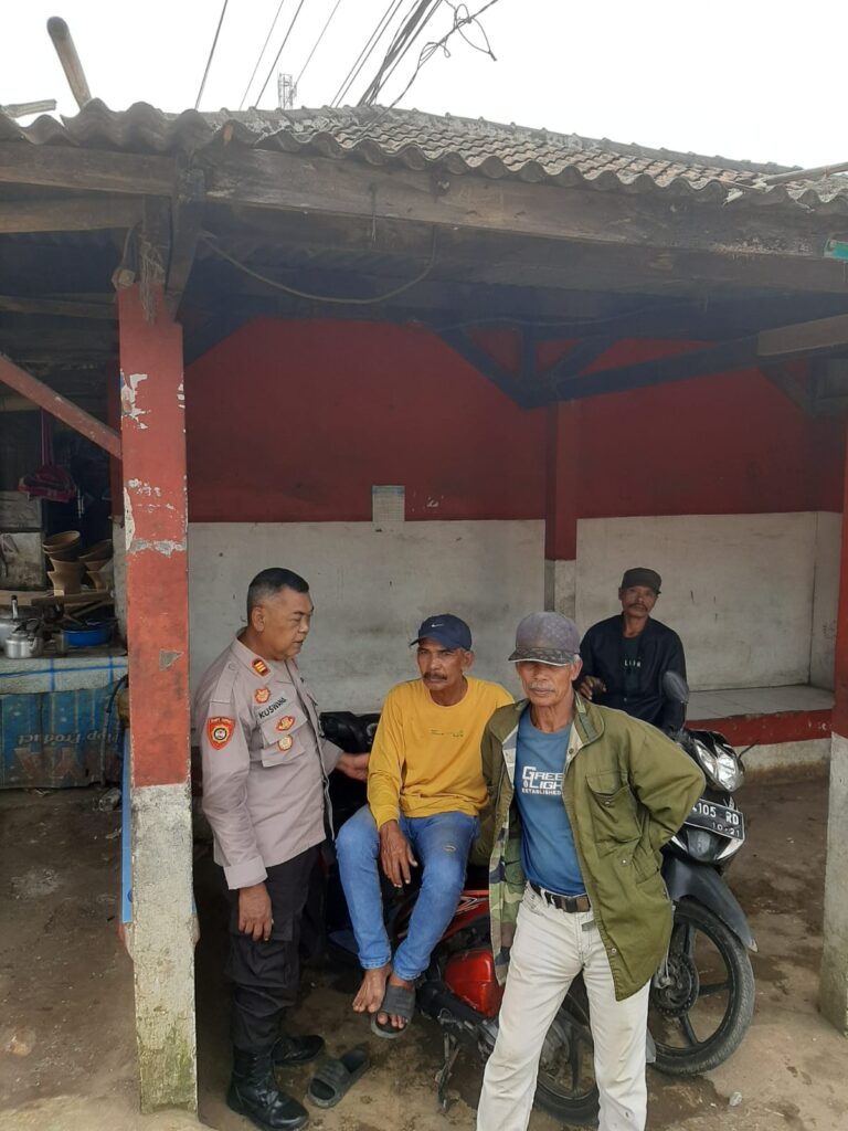 Patroli Dialogis Polsek Bojong: Membangun Kesadaran Kamtibmas di Pangkalan Ojek Pasar Bojong 8 WhatsApp Image 2024 05 23 at 11.25.18
