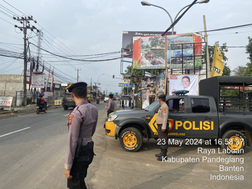 Unit Patroli Samapta Polres Pandeglang Rutin Laksanakan Pengaturan Lalu Lintas di Akhir Pekan 6 WhatsApp Image 2024 05 23 at 21.41.32