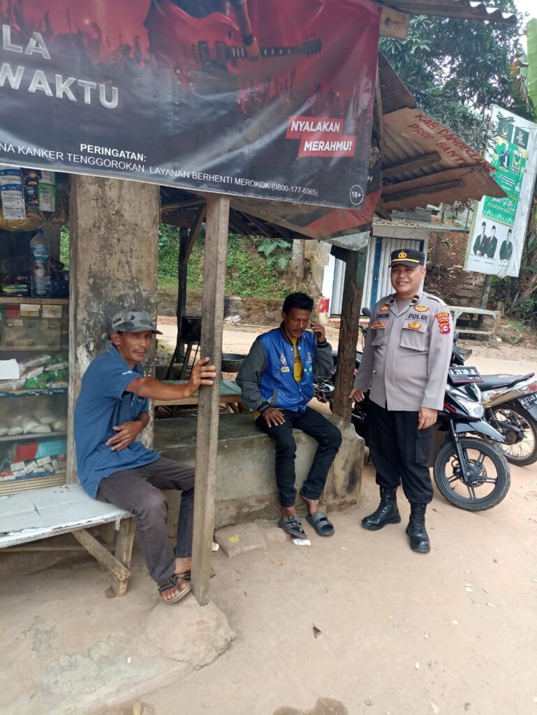 Kanit Binmas Polsek Saketi Polres Pandeglang Sambang dan Silaturahmi di Pangkalan Ojek 5 WhatsApp Image 2024 05 23 at 22.03.25
