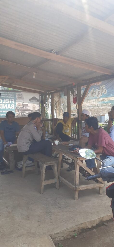Ciptakan Situasi Kondusif, Kanit Binmas Polsek Jiput Ajak Warga Jaga Kamtibmas 1 WhatsApp Image 2024 05 26 at 20.26.02