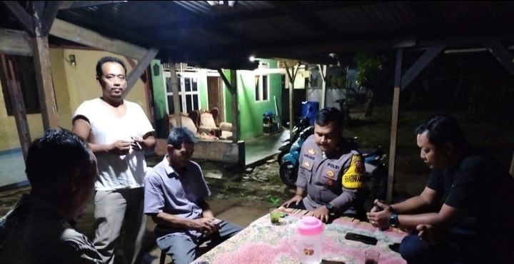Anggota Piket Polsek Angsana Polres Pandeglang Laksanakan Patroli Dialogis di Desa An 7 WhatsApp Image 2024 05 26 at 21.11.15