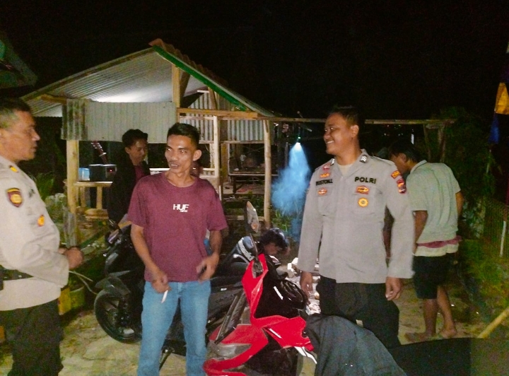 Cegah Gangguan Kamtibmas, Kapolsek Angsana Polres Pandeglang Pimpin Patroli Dialogis di Desa Karangsari 5 WhatsApp Image 2024 05 26 at 21.22.10