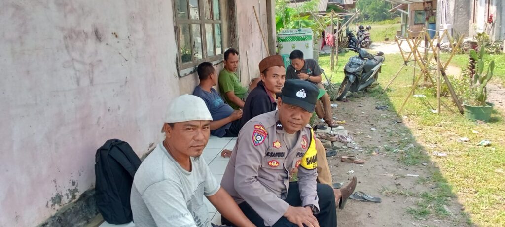 Polsek Pagelaran Gelar Sambang Dialogis di Kampung Karoeng untuk Jaga Kamtibmas 1 WhatsApp Image 2024 05 26 at 23.08.58
