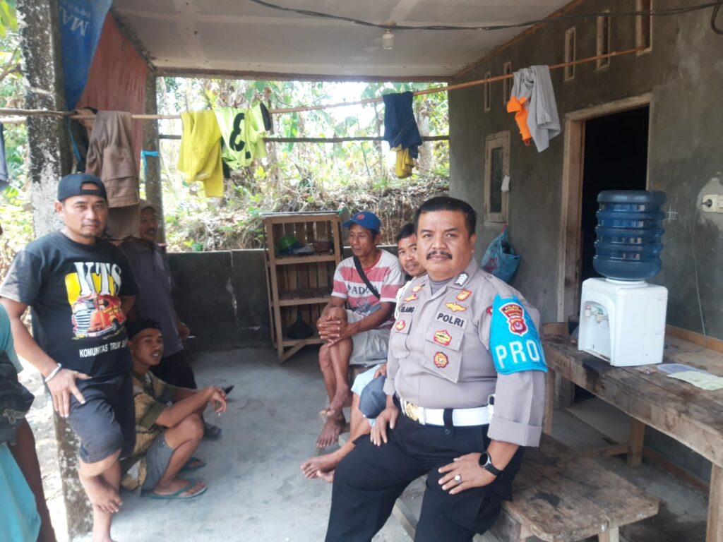 Giat Patroli Polsek Picung, Ciptakan Situasi Kamtibmas Aman 3 WhatsApp Image 2024 05 26 at 23.33.43