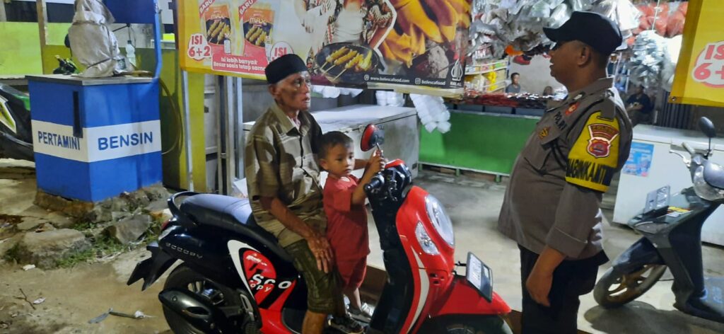 Bhabinkamtibmas Polsek Picung Secara Rutin Himbau Warga Melalui Sosialisasi Kamtibmas 4 WhatsApp Image 2024 05 26 at 23.34.10