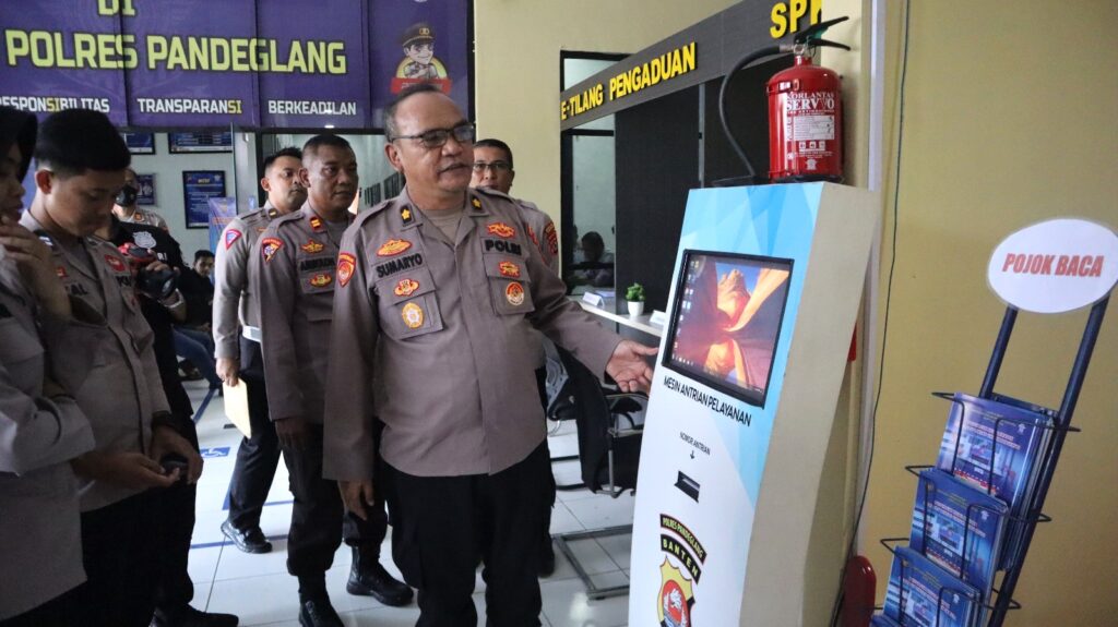 Polres Pandeglang Terima Kunjungan Supervisi Pelayanan Publik dan Beyond Trust T.A. 2024 2 WhatsApp Image 2024 05 27 at 11.41.35