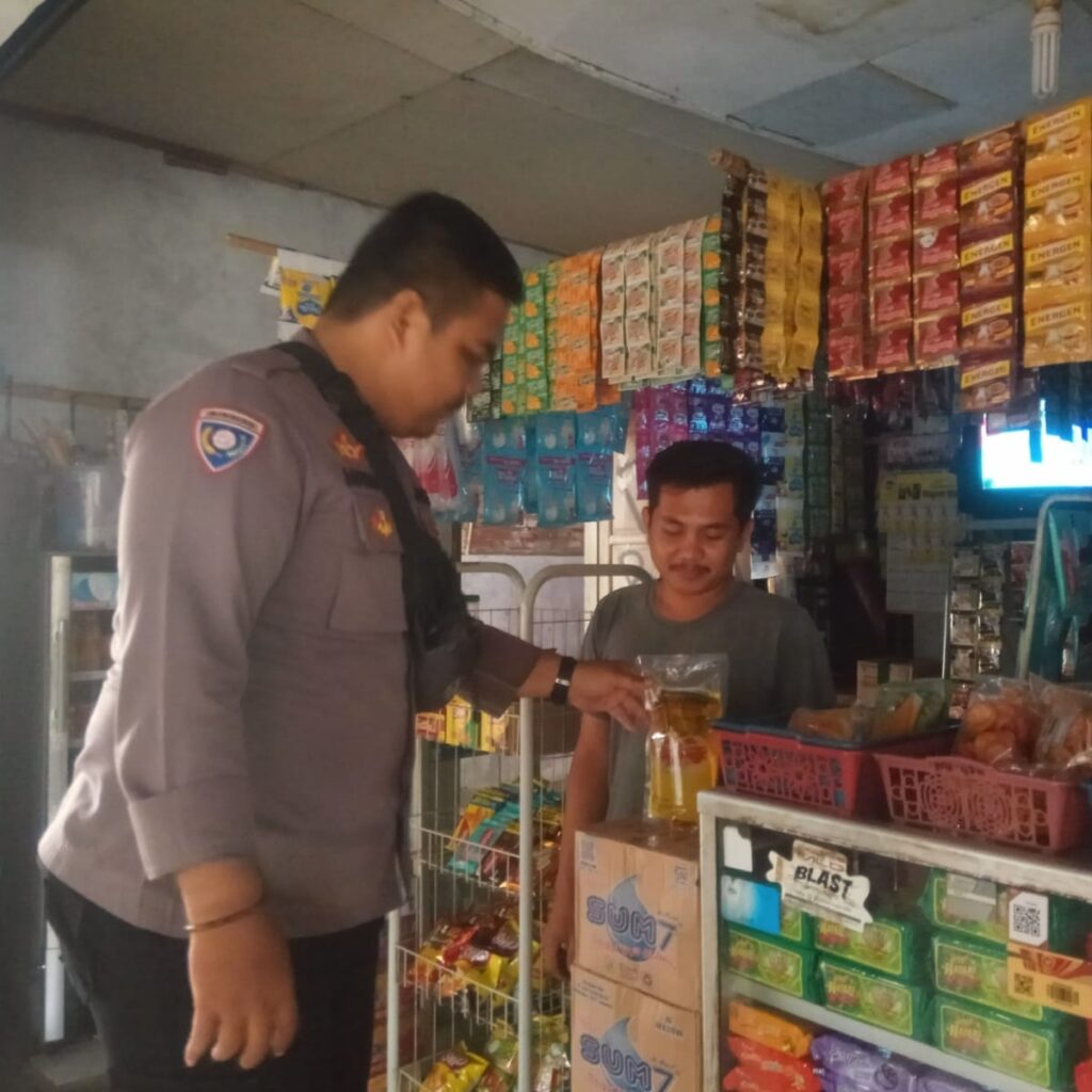 Sambangi Masyarakat Desa Kramatmanik, Bhabinkamtibmas Polsek Angsana Polres Pandeglang Berikan Pesan Kamtibmas 6 WhatsApp Image 2024 05 28 at 19.57.32