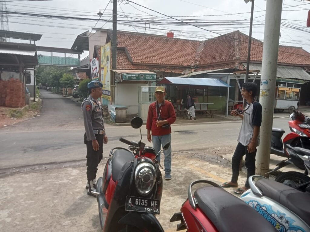 Jaga Kondusifitas, Polsek Jiput Laksanakan Patroli KRYD Sampaikan Pesan Kamtibmas 9 WhatsApp Image 2024 05 28 at 20.53.59