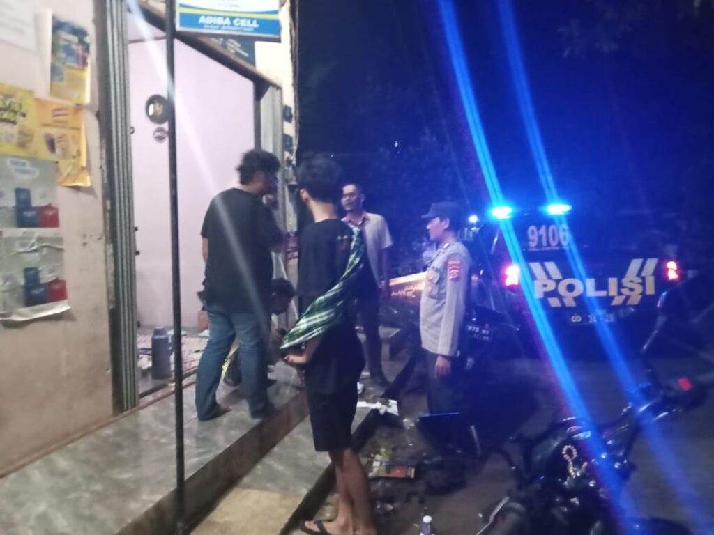 Polsek Jiput Tingkatkan Patroli Malam Cegah Kriminalitas 2 WhatsApp Image 2024 05 28 at 22.01.45
