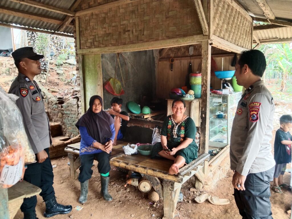 Personil Polsek Cimanggu Laksanakan Patroli Siang Antisipasi Rawan Kriminalitas dan Gangguan Kamtibmas 1 WhatsApp Image 2024 05 29 at 00.48.51