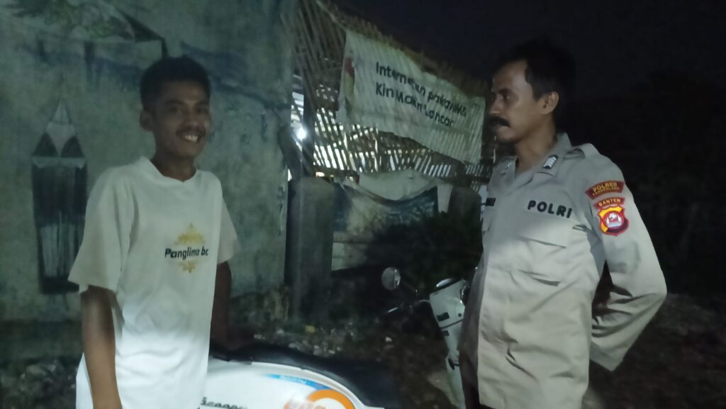 Piket SPKT Polsek Mandalawangi Laksanakan Patroli dan Sambang, Jalin Komunikasi Upaya Cegah 3C 6 WhatsApp Image 2024 05 29 at 21.07.30