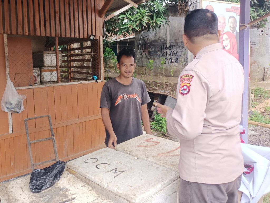Personel Polsek Bojong Gelar Sambang ke Desa Cijakan, Berikan Pesan Kamtibmas 4 WhatsApp Image 2024 05 30 at 13.58.01