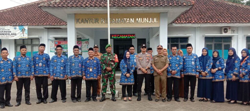 Polsek Munjul Gelar Apel Hari Kebangkitan Nasional Lintas Sektoral Kecamatan Munjul 10 upacara munjul