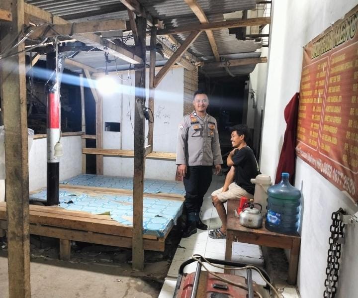 Bhabinkamtibmas Polsek Angsana Polres Pandeglang Sambangi Masyarakat Desa Padaherang dan Ajak Warga Agar Peduli Kamtibmas 7 IMG 20240601 WA0059