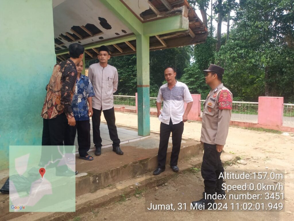 Polsek Menes Gelar Patroli Dialogis Ciptakan Rasa Aman Masyarakat 4 IMG 20240601 WA0087