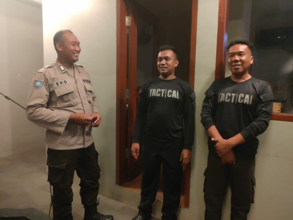 Anggota Polsek Carita Berpatroli ke Hotel-Hotel: Berikan Himbauan kepada Security 3 IMG 20240602 WA0007