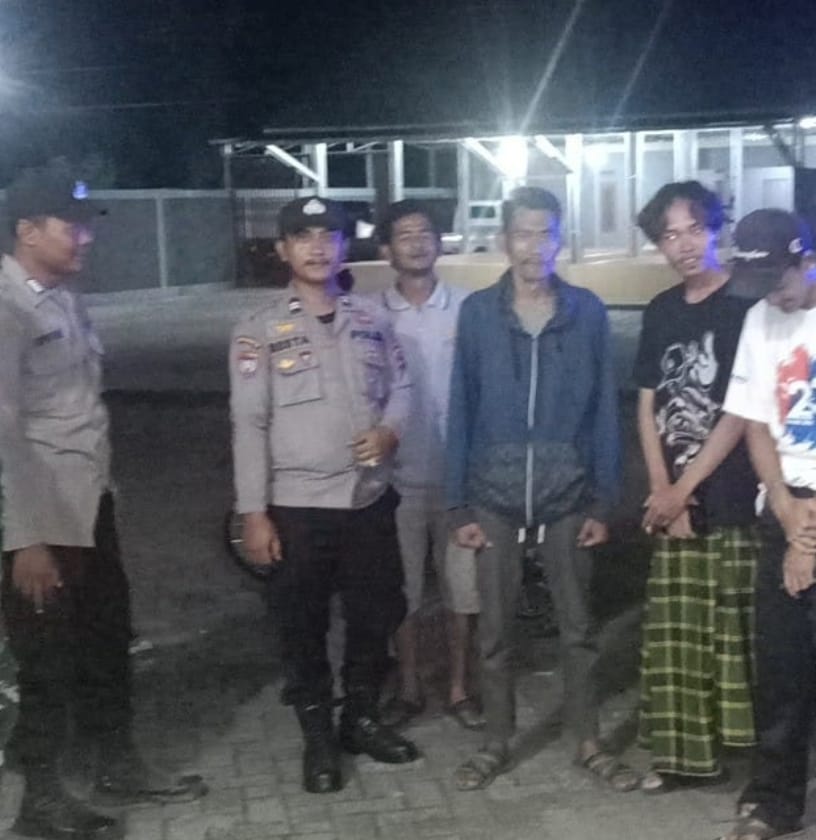 Polsek Cikeusik Gelar Patroli Malam Tingkatkan Keamanan Wilayah 1 IMG 20240602 WA0010