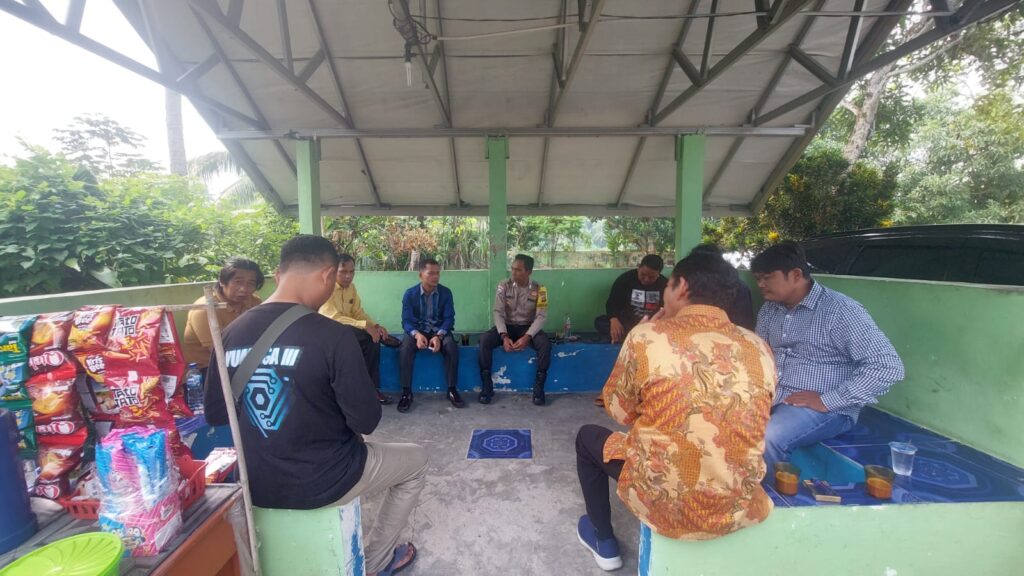 Polsek Carita Menjaga Ketenangan dan Keamanan Ibadah Umat Nasrani di Rumah Ibadah Pantekosta Rahmat Carita 10 IMG 20240609 WA0034
