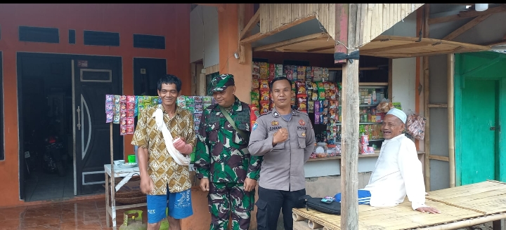 Bhabinkamtibmas Polsek Angsana dan Babinsa Bersinergi Jaga Kondusifitas Wilayah Desa Sumurlaban 2 IMG 20240613 WA0017
